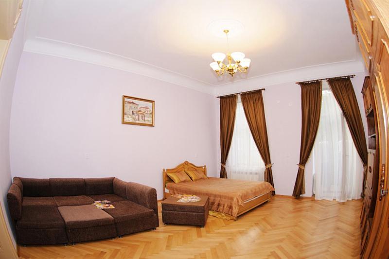 Luxury Apartment Near Rynok Square Львів Екстер'єр фото