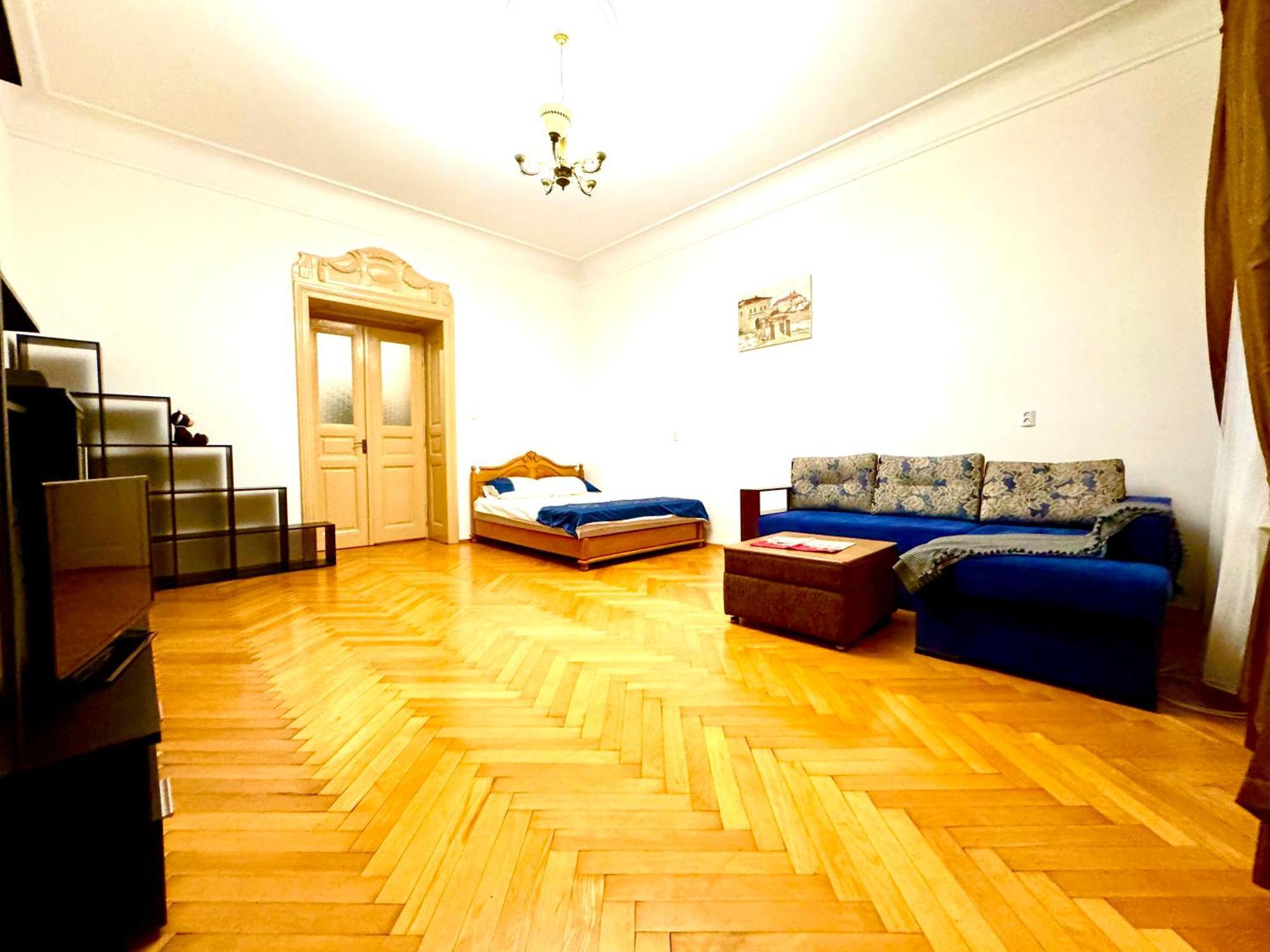 Luxury Apartment Near Rynok Square Львів Екстер'єр фото
